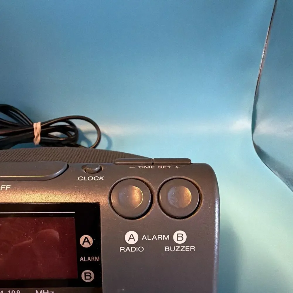 Sony Dream Machine ICF-C470 Digital Dual Alarm AM/FM Clock Radio Gray Snooze